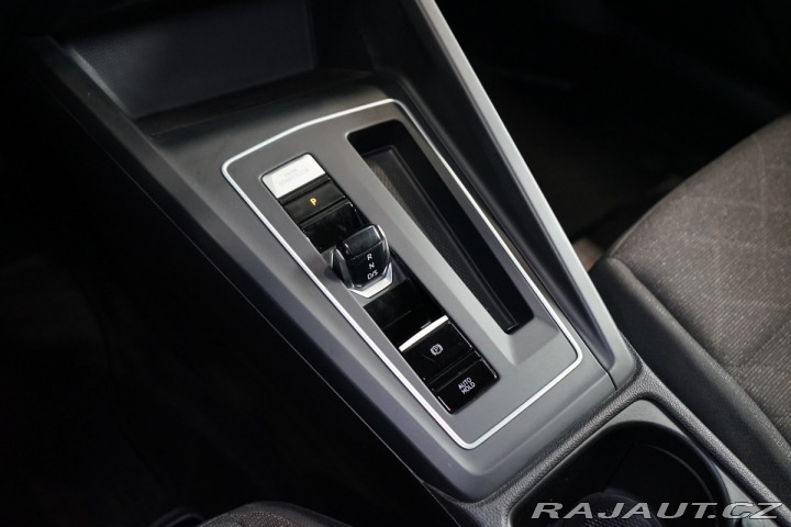Volkswagen Golf 1.5 TSI*ACC*TAŽNÉ*CARPLAY 2024