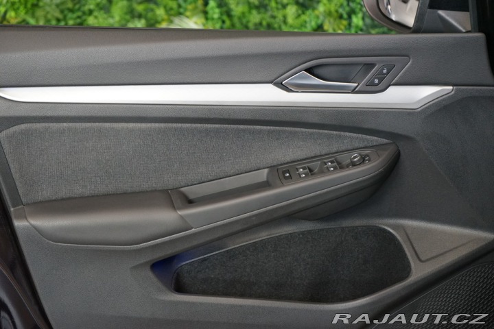 Volkswagen Golf 1.5 TSI*ACC*TAŽNÉ*CARPLAY 2024