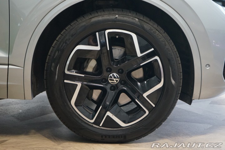 Volkswagen Touareg VZDUCH*ACC*TAŽNÉ*360* 2024