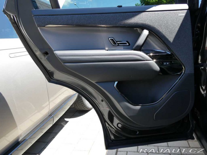 Land Rover Range Rover Sport Dynamic HSE P460e 2025