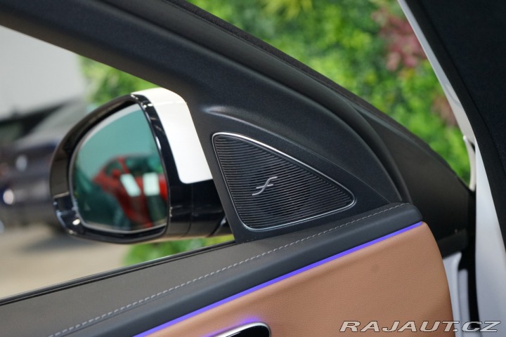 Mercedes-Benz E 300e HUD 360 Panorama Zár 2024