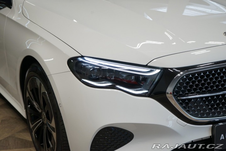 Mercedes-Benz E 300e HUD 360 Panorama Zár 2024
