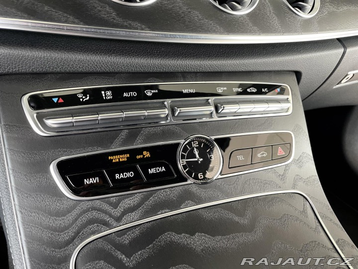 Mercedes-Benz E 300d AMG*KeyLess*Burmeste 2020