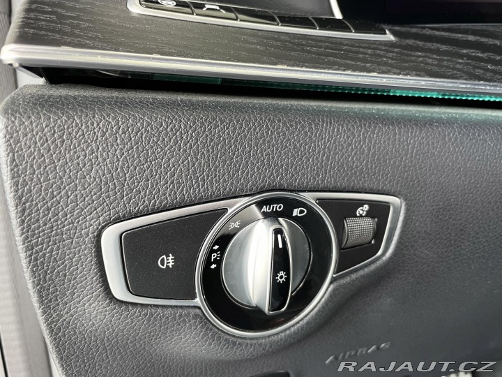 Mercedes-Benz E 300d AMG*KeyLess*Burmeste 2020