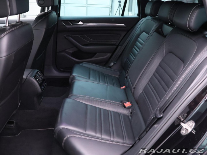 Volkswagen Passat 2,0 TDI DSG R-Line Kůže L 2020