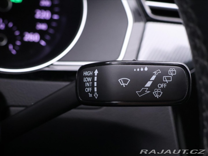 Volkswagen Passat 2,0 TDI DSG R-Line Kůže L 2020