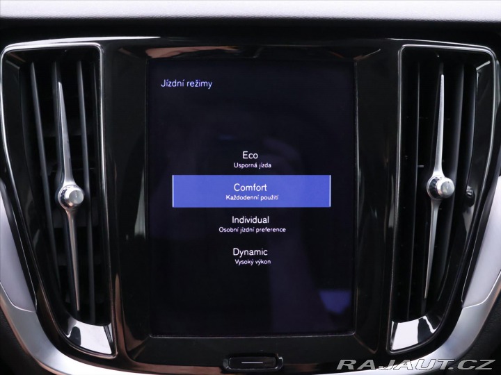 Volvo V60 2,0 B4 145kW Aut. LED Nav 2021