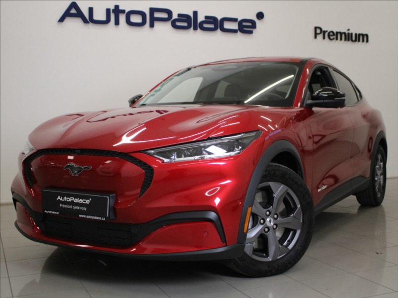 Ford Mustang Mach-E 0,1 75,7kWh 300kon