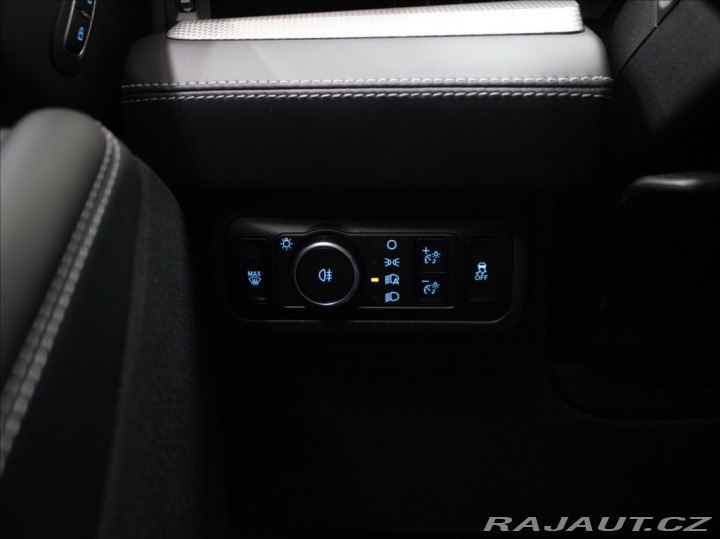 Ford Mustang Mach-E 0,1 75,7kWh 300kon 2024
