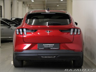 Ford Mustang Mach-E 0,1 75,7kWh 300kon 2024