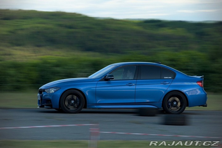 BMW 3 3,0 F30 330D - zadokolk 2013