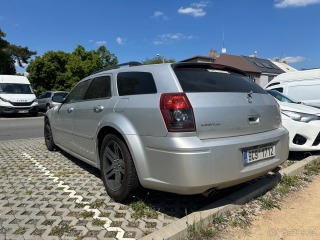 Dodge Magnum r/t V8 5,7L (na opravu/dí