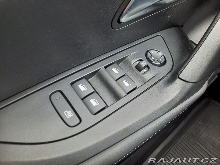 Peugeot 2008 ALLURE 1,2 PT 130k EAT8 2024