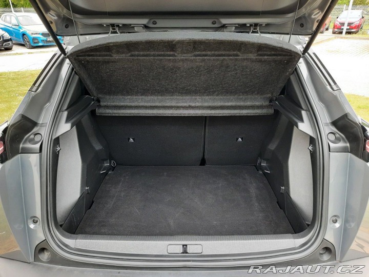 Peugeot 2008 ALLURE 1,2 PT 130k EAT8 2024