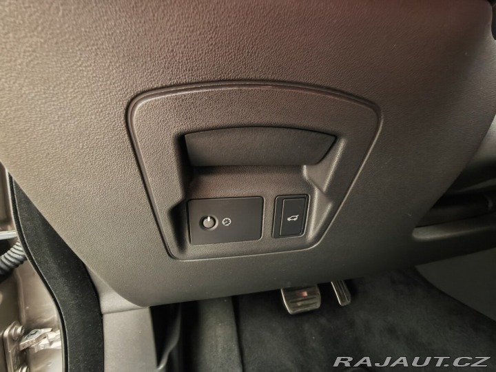 Land Rover Range Rover Velar 2,0 D200 R-DYNAMIC 2023