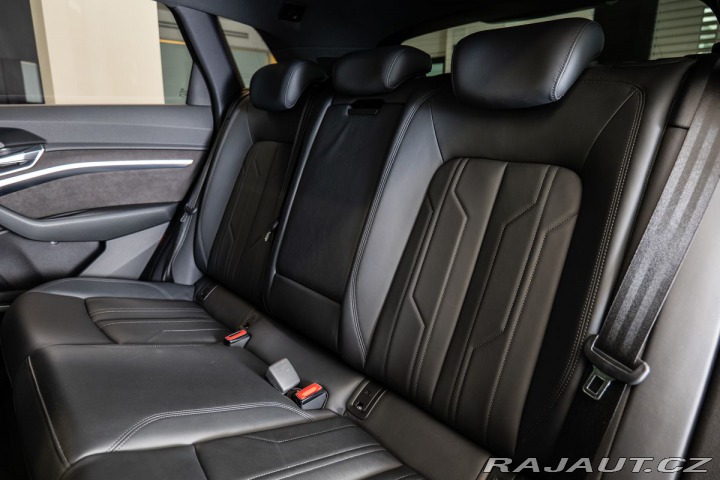 Audi e-tron 55 quattro/Advanced 2019