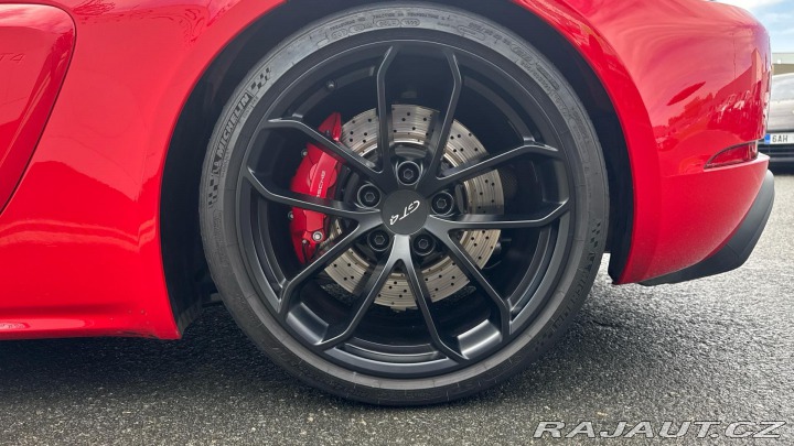 Porsche Cayman GT4 2023