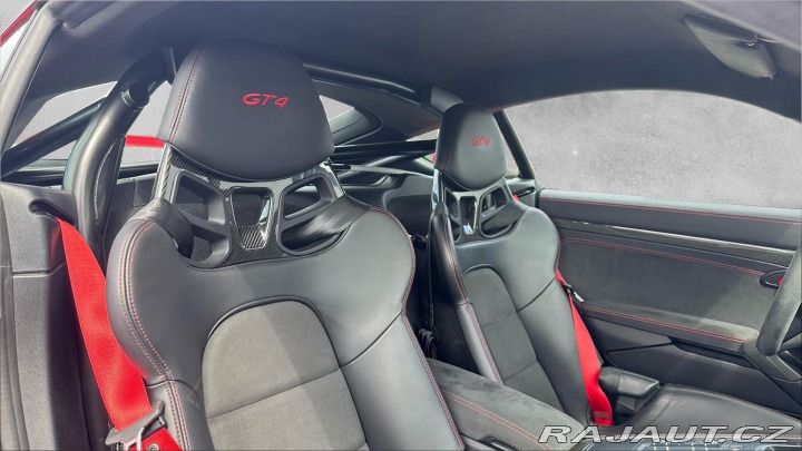 Porsche Cayman GT4 2023