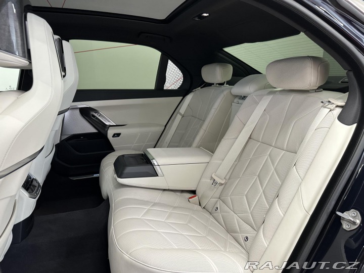 BMW 7 740d xDrive*B&W*PANO* 2024