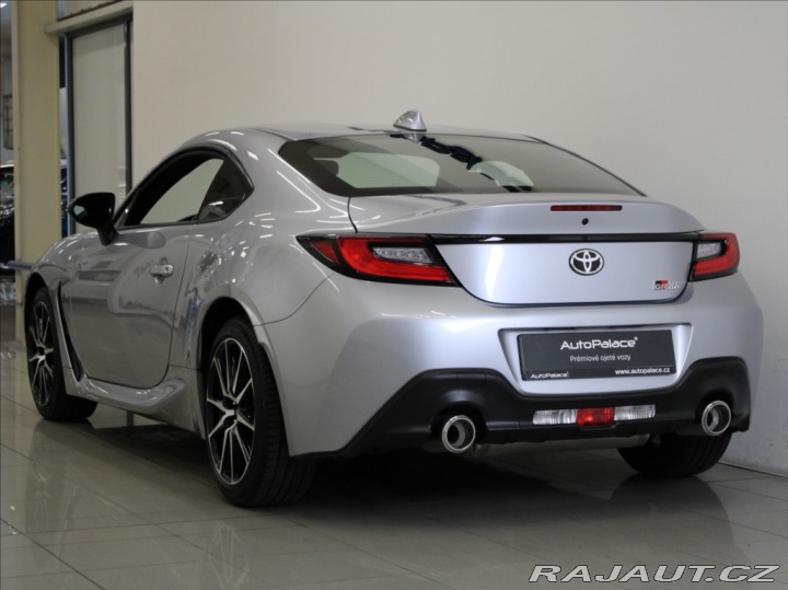 Toyota GR86 2,4 234k. Dynamic 5170 km 2023