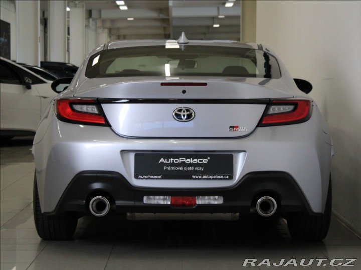 Toyota GR86 2,4 234k. Dynamic 5170 km 2023