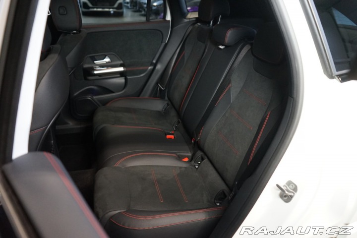 Mercedes-Benz GLA 200d Offroad Kamera LED 2024