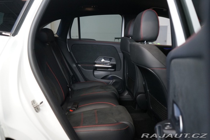 Mercedes-Benz GLA 200d Offroad Kamera LED 2024
