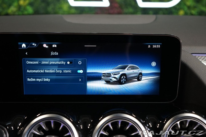 Mercedes-Benz GLA 200d Offroad Kamera LED 2024