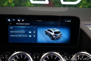 Mercedes-Benz GLA 200d Offroad Kamera LED 2024