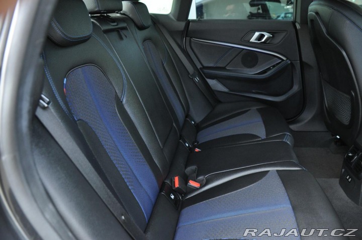 BMW 2 218i M-SPORT ČR 1.MAJ 2021