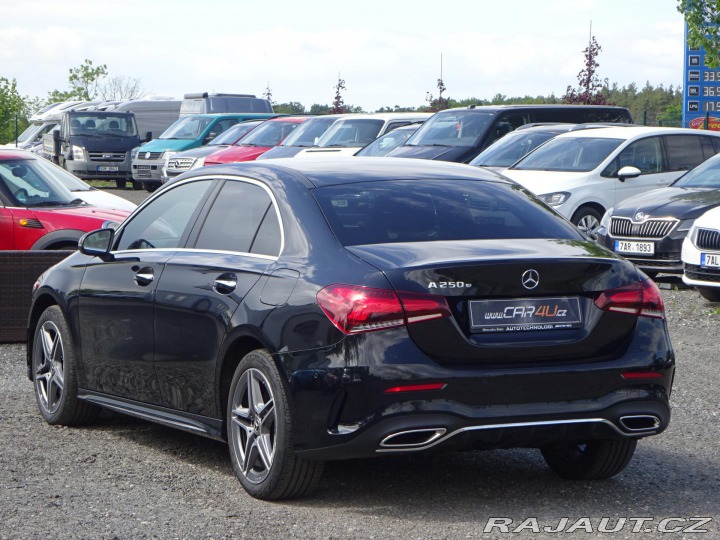 Mercedes-Benz A 250 E AMG line DPH HYBRID 2022