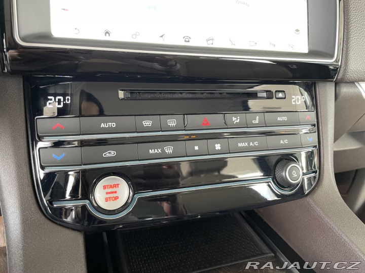 Jaguar F-Pace 35t AWD*250kW*REZERVACE 2017