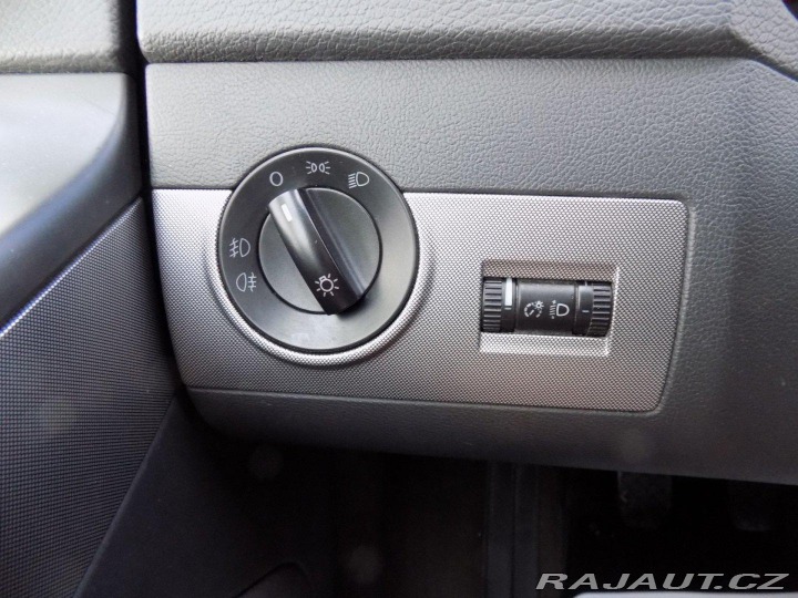 Volkswagen Multivan 2.5TDI/96KW/NAVI/7.míst/ 2008