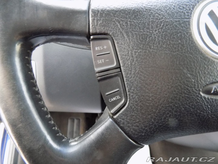 Volkswagen Multivan 2.5TDI/96KW/NAVI/7.míst/ 2008