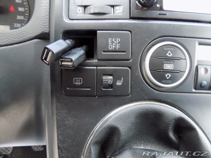 Volkswagen Multivan 2.5TDI/96KW/NAVI/7.míst/ 2008