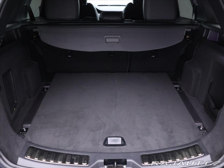 Land Rover Discovery 2,0 D200 SPORT 150kW Záru 2022