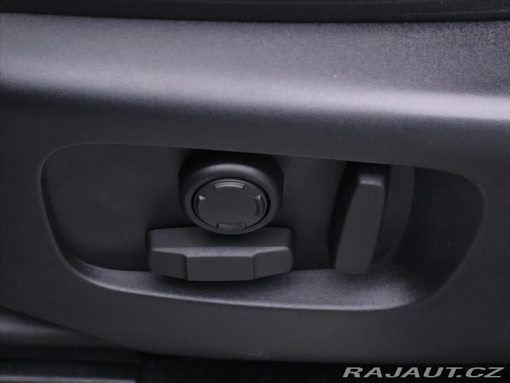 Land Rover Discovery 2,0 D200 SPORT 150kW Záru 2022