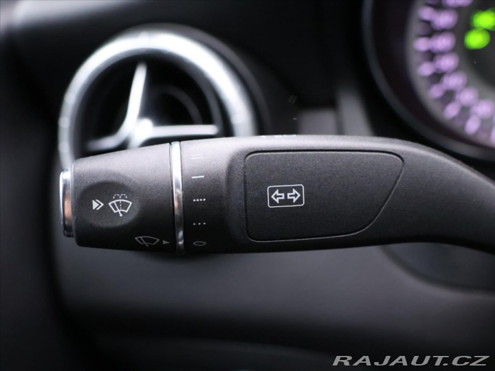 Mercedes-Benz CLA 1,6 180 BlueEFFICIENCY 90 2013
