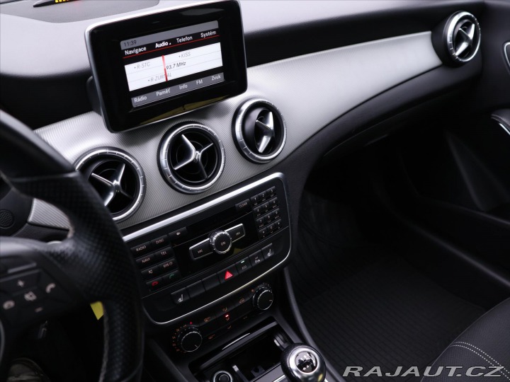 Mercedes-Benz CLA 1,6 180 BlueEFFICIENCY 90 2013