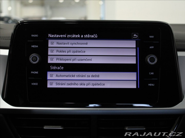 Volkswagen T-Roc 2,0 TDi 110kW Life TAŽNÉ 2022