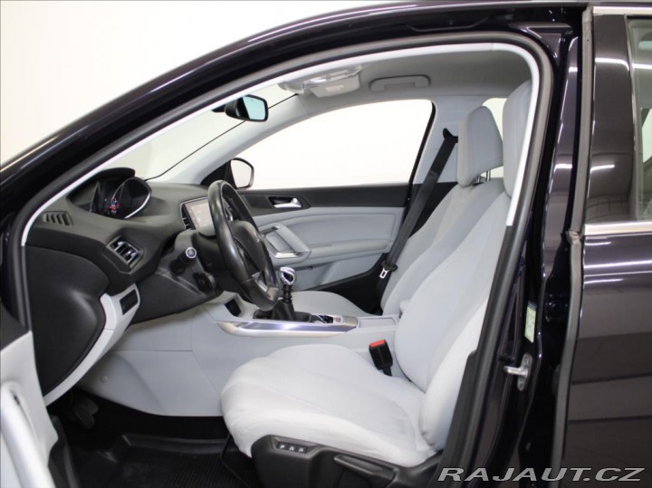Peugeot 308 1,6 THP Allure KAM. Akční 2013