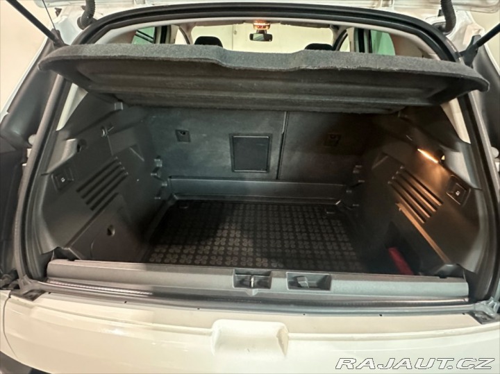 Peugeot 3008 1,6 BlueHDi NAVIGACE 2016