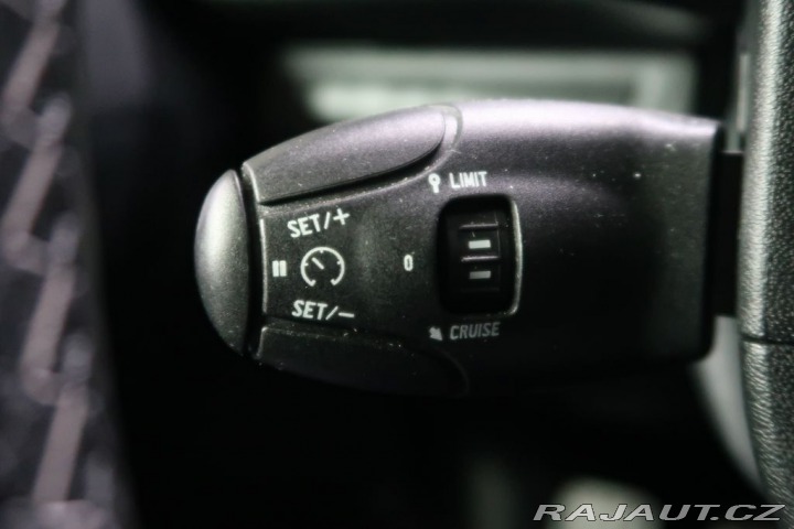 Peugeot 2008 1.2PureTech,CZ,Allure 2018