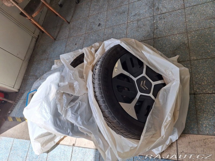Citroën C4 FEEL 1,2 PureTech 130k M6 2021