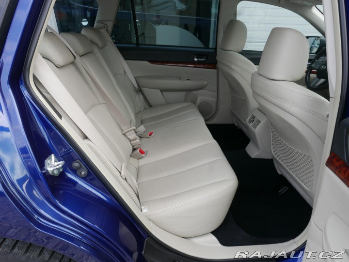Subaru Outback 3,6R AWD Automat REZERVAC 2011