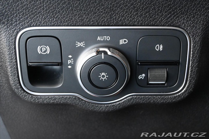 Mercedes-Benz GLB 2,0 220d 140 kW 4MATIC Zá 2022
