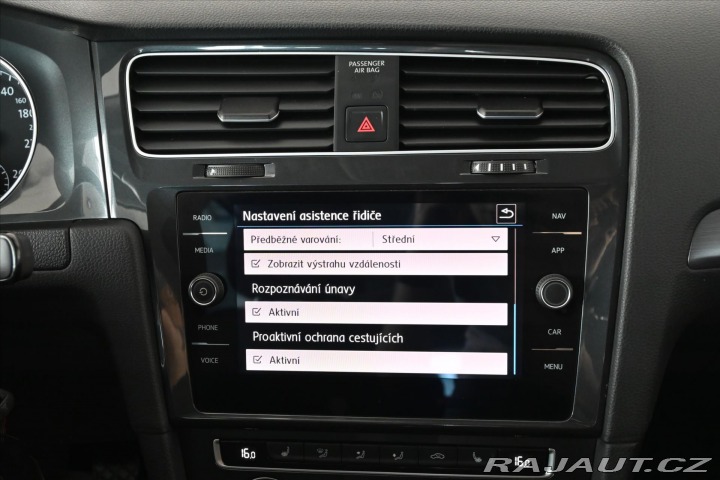 Volkswagen Golf 1,5 TSI 96 kW COMFORTLINE 2020