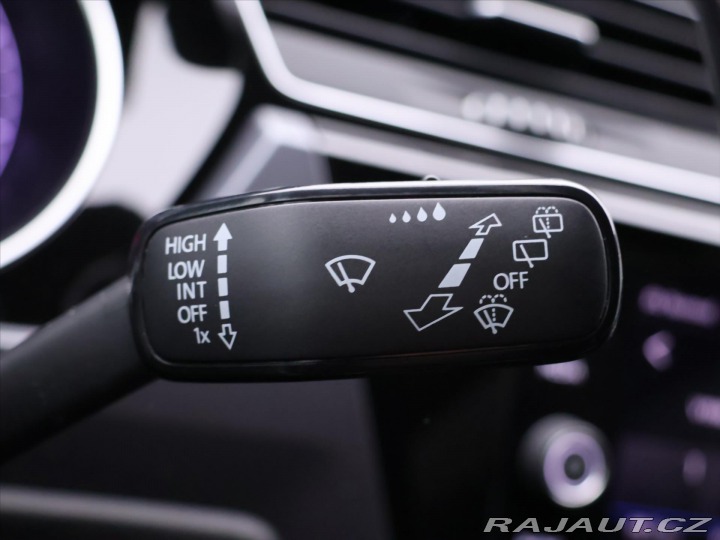 Volkswagen Touran 2,0 TDI 110kW R-Line LED 2017