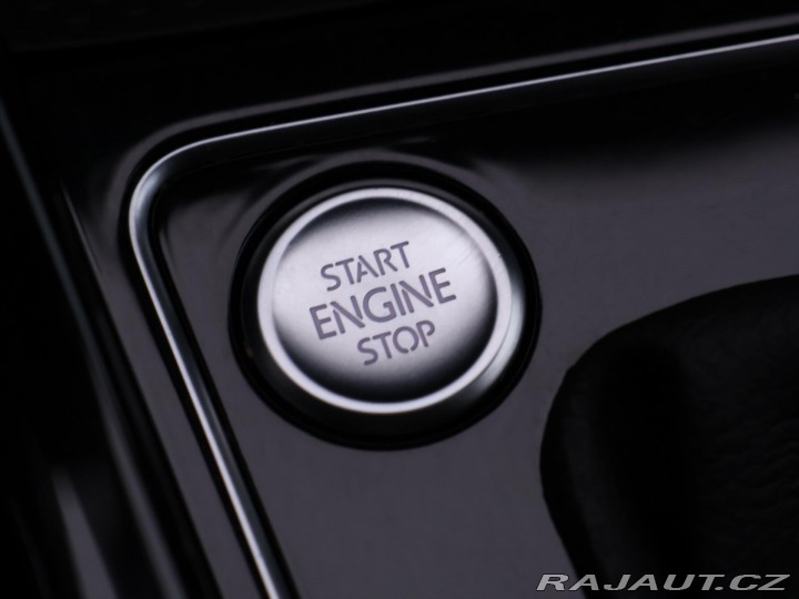 Volkswagen Touran 2,0 TDI 110kW R-Line LED 2017