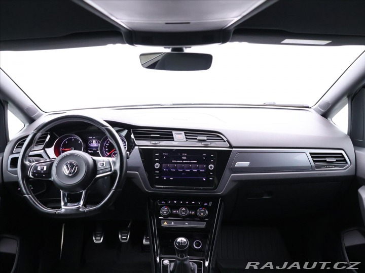 Volkswagen Touran 2,0 TDI 110kW R-Line LED 2017